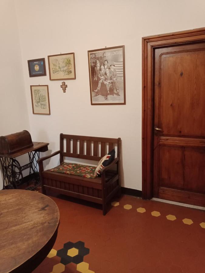 Casa Con Vista - Border House - Pontremoli Apartment Bagian luar foto